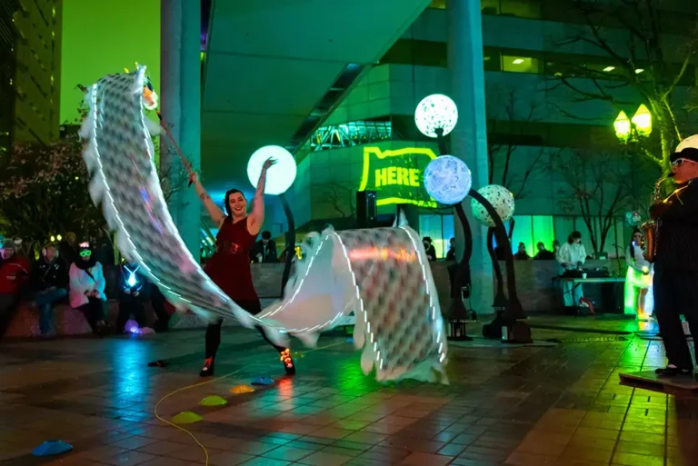 Oregonian steps into the glow